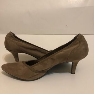 👠Mootsies Tootsies soft nude pump.